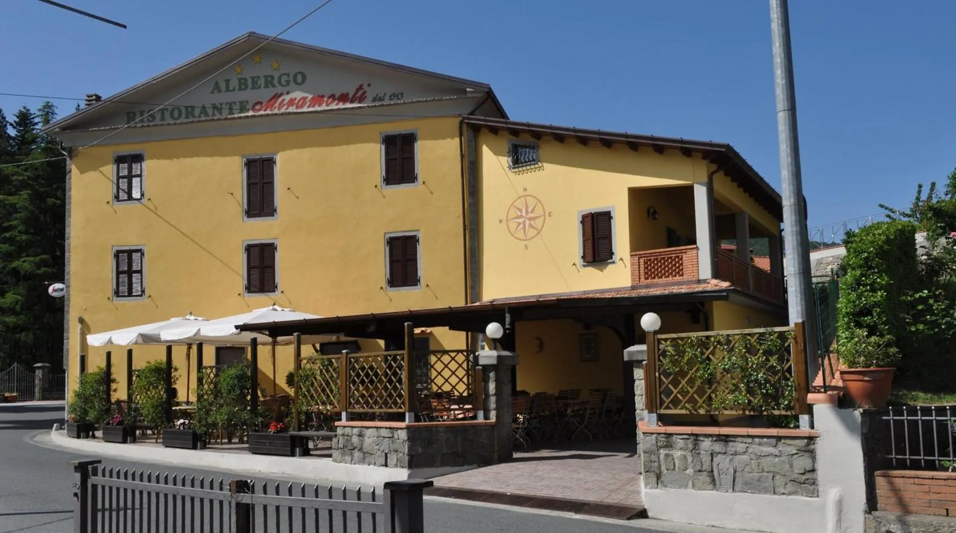 Albergo Miramonti Comano 3*,