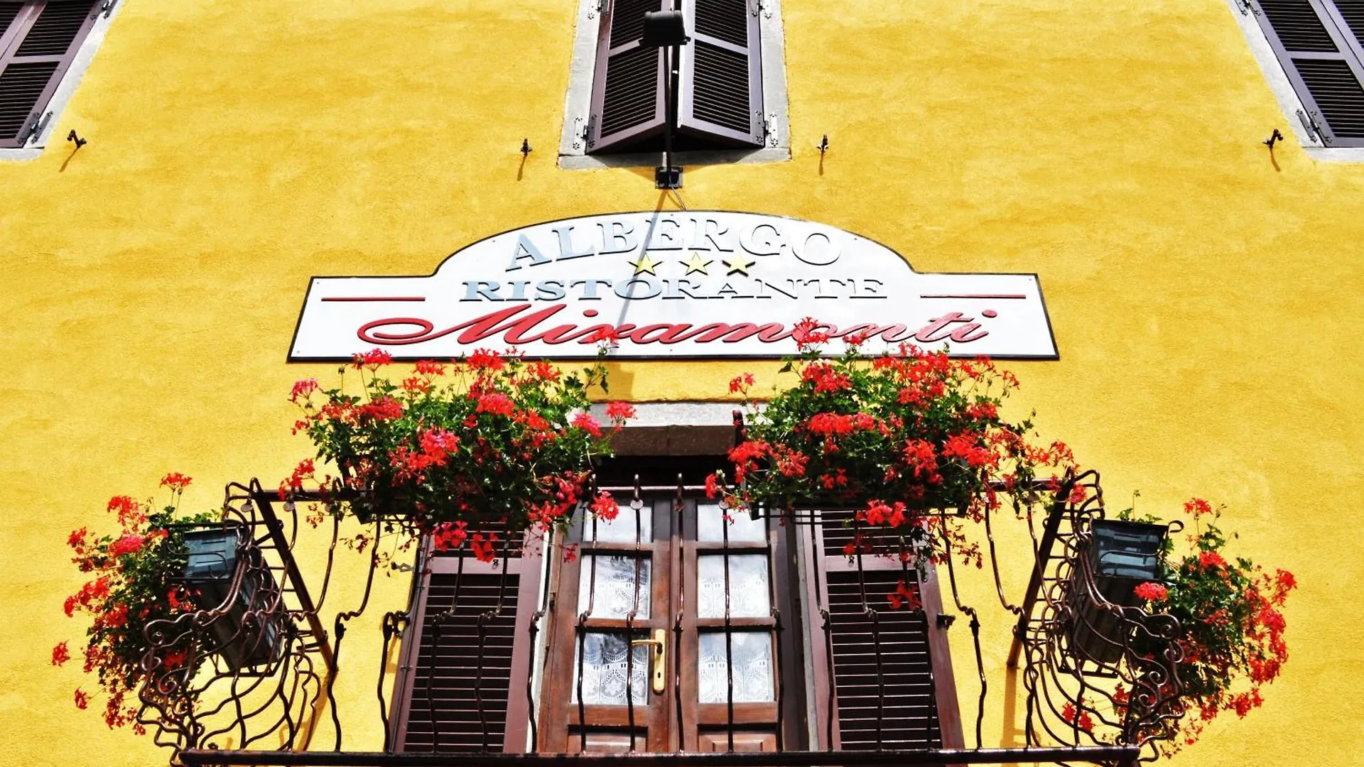 Albergo Miramonti Comano 3*,  Olaszország